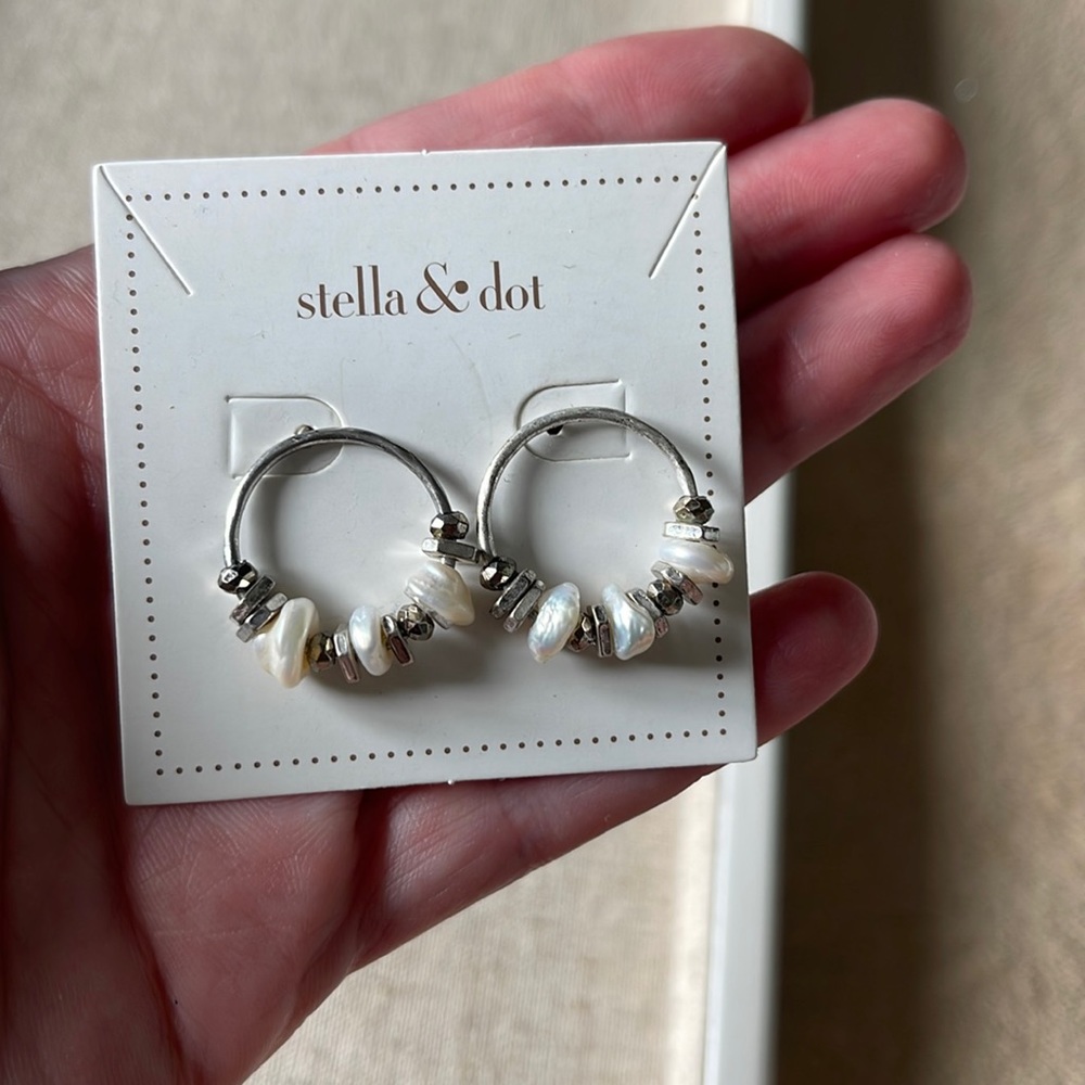 Fresh water pearl, mixed metal and silver Stella & Dot. Like new display only.